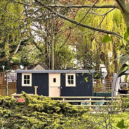 Monkspool B&B Church End Bagian luar foto