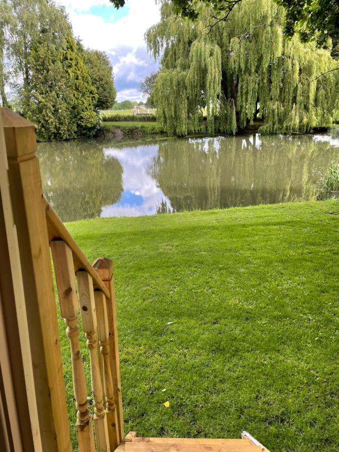 Monkspool B&B Church End Bagian luar foto