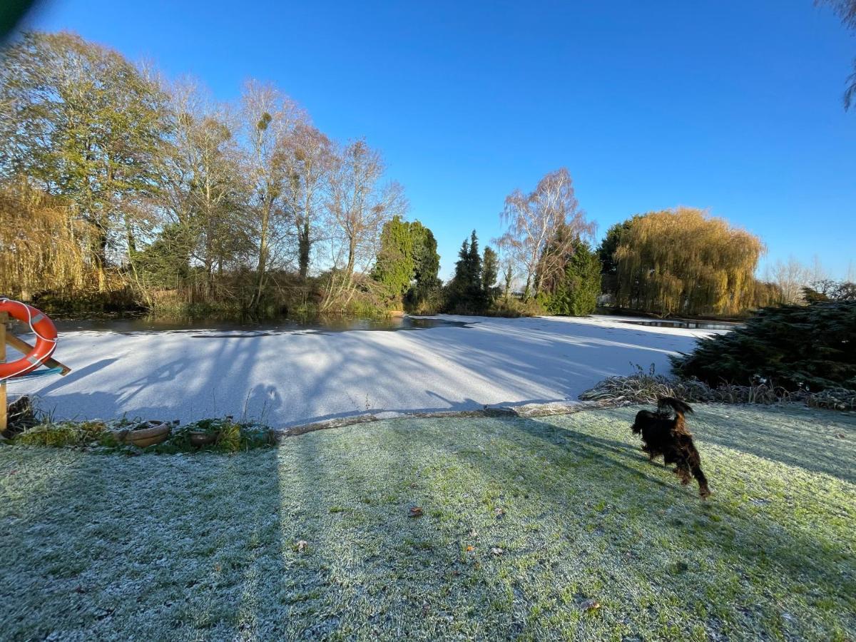 Monkspool B&B Church End Bagian luar foto