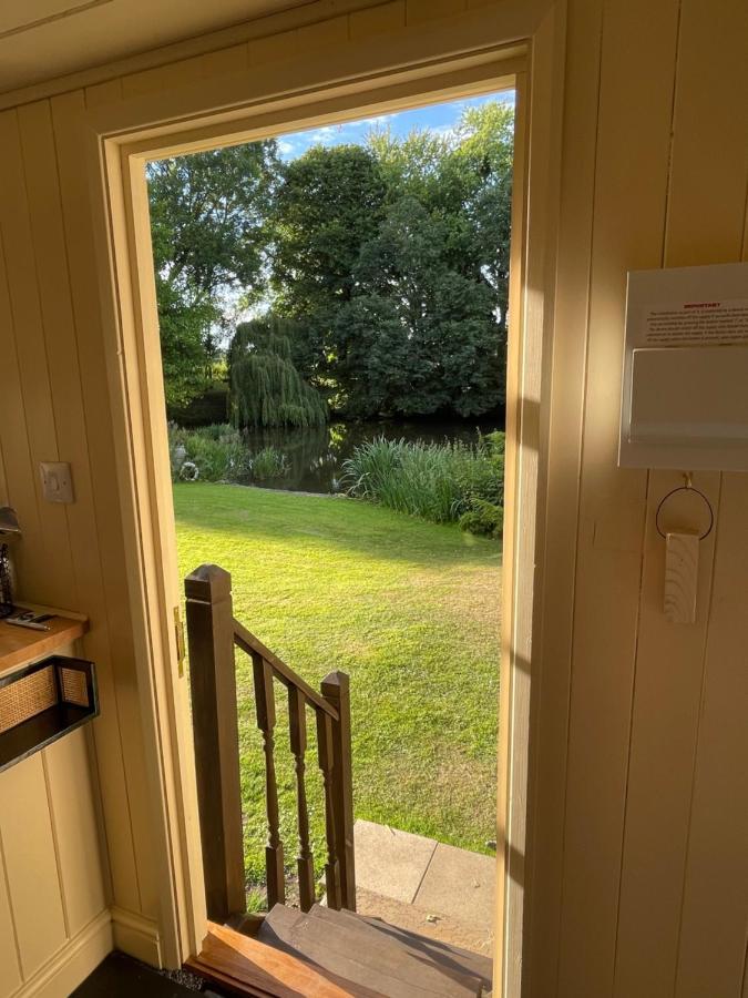 Monkspool B&B Church End Bagian luar foto