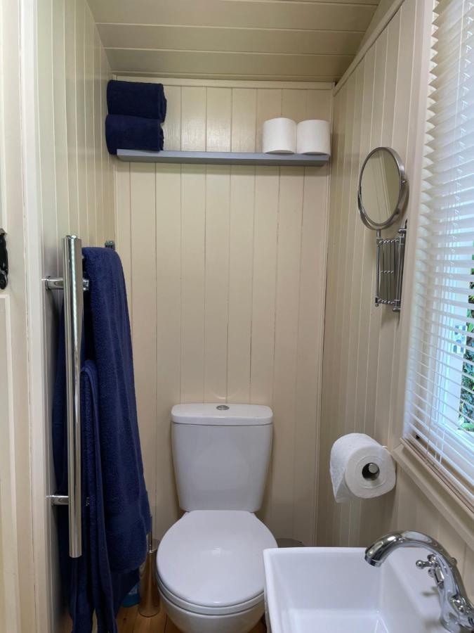 Monkspool B&B Church End Bagian luar foto