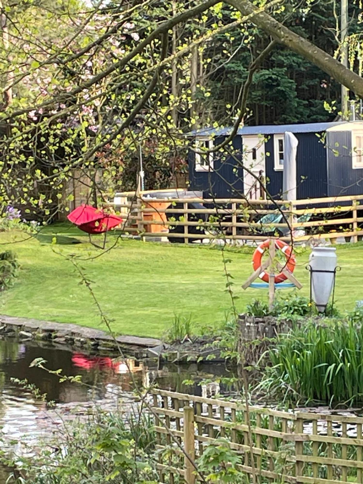 Monkspool B&B Church End Bagian luar foto