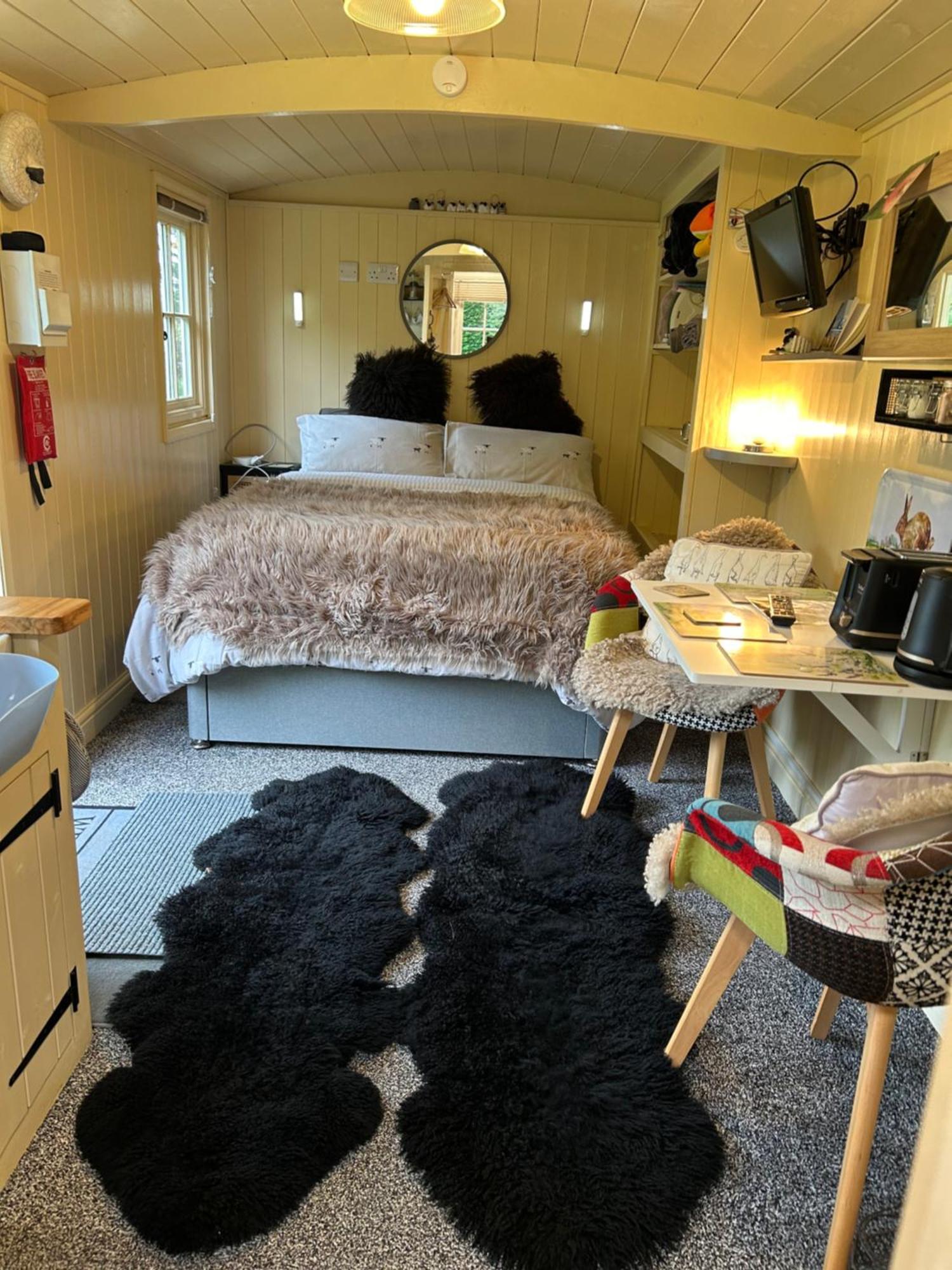 Monkspool B&B Church End Bagian luar foto