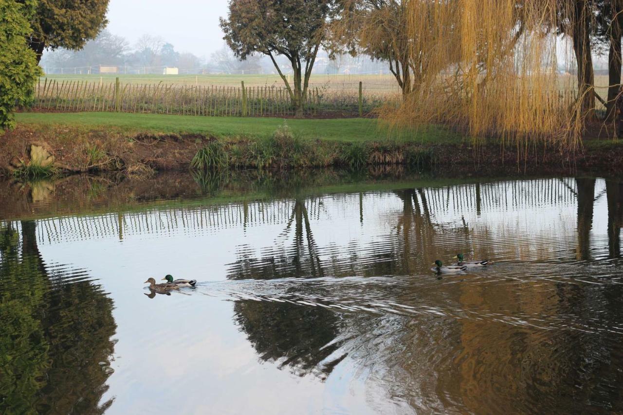 Monkspool B&B Church End Bagian luar foto